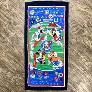 Vintage 1993 NFL Looney Tunes Team Beach Towel Taz Bugs Donald Duck Warner Bros